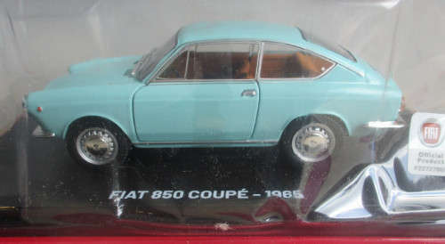 HACHETTE 1/24 SCALE - 1965 FIAT 850 COUPE - NEW CARDED