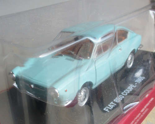 HACHETTE 1/24 SCALE - 1965 FIAT 850 COUPE - NEW CARDED