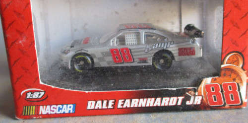 WINNER'S CIRCLE NASCAR 1/87 SCALE - #88 DALE EARNHARDT JR - BOXED