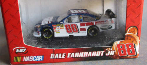 WINNER'S CIRCLE NASCAR 1/87 SCALE - #88 DALE EARNHARDT JR - BOXED