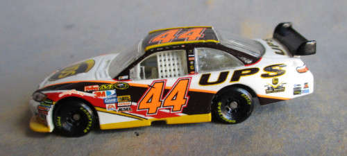 WINNER'S CIRCLE NASCAR 1/87 SCALE - #44 UPS