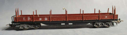 LIMA HO SCALE -  LOW SIDED STAKE GOODS WAGON