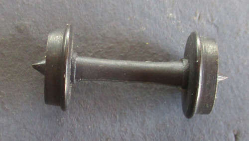 HO SCALE - METAL ODD SIZE AXLES WIDTH, ONLY GOOD FOR LOADS