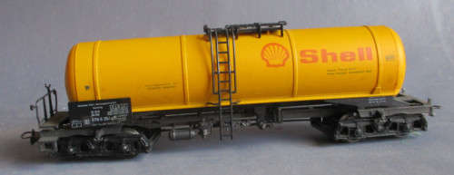 ROCO HO SCALE - SHELL PETROL TANKER WAGON