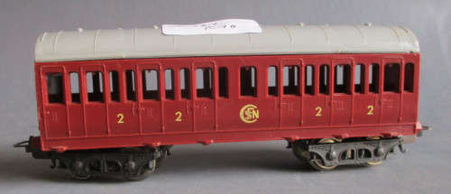 LIMA HO SCALE - SFN 2nd CLASS PASSENGER COACH