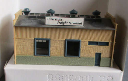 MODEL POWER N SCALE - CF TRUCK DEPOT - BOXED