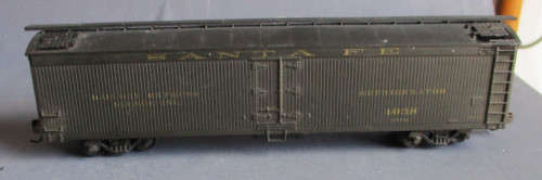 ROUNDHOUSE HO SCALE - SANTA FE REFRIDGERATOR WAGON AS PER FOTO