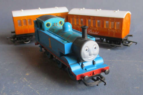 HORNBY OO SCALE - THOMAS THE TANK ENGINEWITH ANNIE and CLARABEL AS PER FOTOS