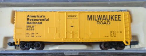 ATLAS N SCALE - MILWAUKEE 40` PLUG DOOR - MINT BOXED