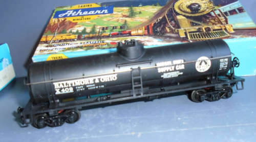 ATHEARN HO SCALE - B&O 40' SINGLE DOME DIESEL TANK CAR - BOXED