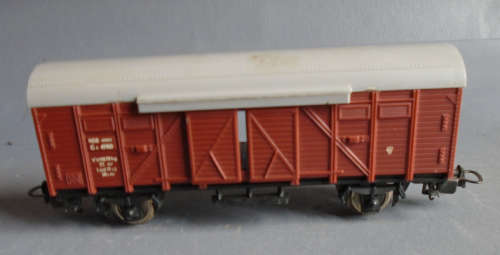 LIMA HO SCALE - CLOSED GOODS WAGON