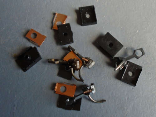 KADEE HO SCALE -  4 X COUPLINGS WITH GEARBOX AS PER FOTO