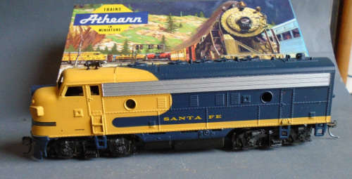 ATHEARN HO SCALE - F7A SANTA FE DIESEL LOCO - BOXED