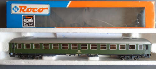 ROCO HO SCALE - DB 2nd CLASS PASSENGER COACH - BOXED