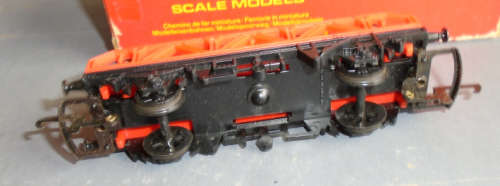 HORNBY OO SCALE - FLAT CAR WITH WHEEL LOAD - BOXED