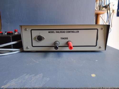 MODEL RAILROAD CONTROLLER WITH PULSE & HANDHELD CONTROL, INFO BELOW