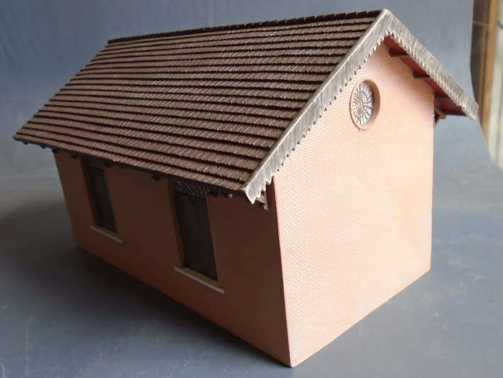 HORNBY OO SCALE - STATION STORAGE WHAREHOUSE, RESIN, FOOTPRINT 175 X 90 mm