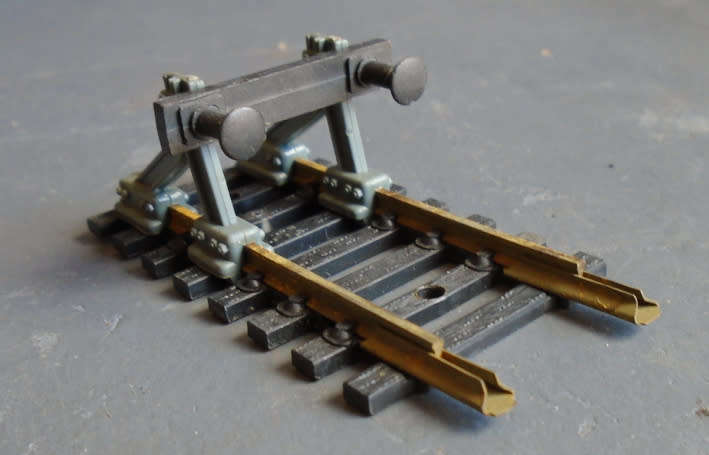 FLEISCHMANN HO SCALE - STOP BLOCK