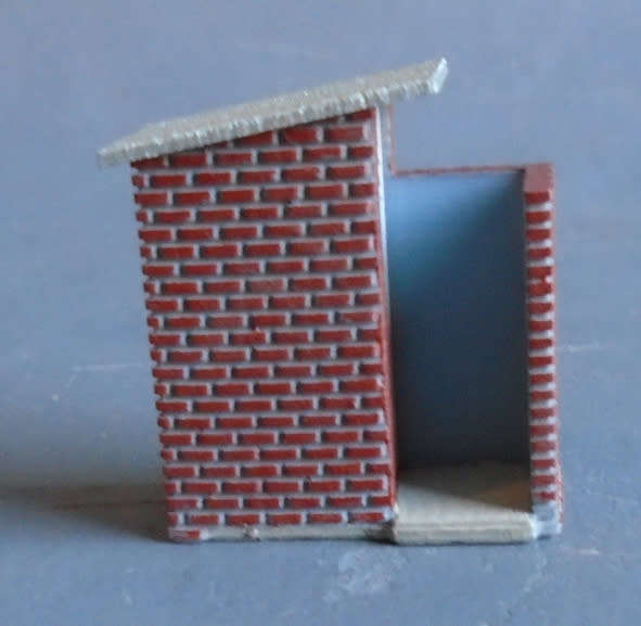 HO SCALE - SAR STATION TOILET, EXCELLENT DETAIL, 30 X 15MM