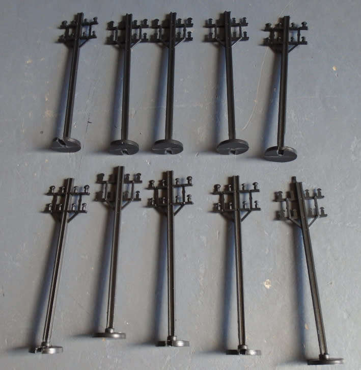 HO SCALE - 10 X ELECTRICITY POLES