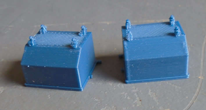 HO SCALE - 2 X INDUSTRIAL DIRT BINS