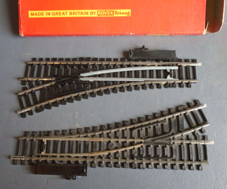 HORNBY OO/HO SCALE - 2 X LH POINTS - BOXED