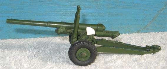 MEDIUM GUN # 692, DINKY TOYS,MADE IN ENGLAND, MECCANO LTD.