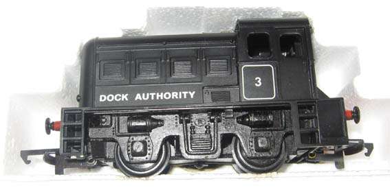 R.253 DOCKYARD DIESEL SHUNTER by HORNBY RAILWAYS OO GAUGE