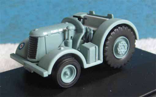 DAVID BROWN TRACTOR - ROYAL NAVY by OXFORD in 1/76 SCALE (NEW BOXED)