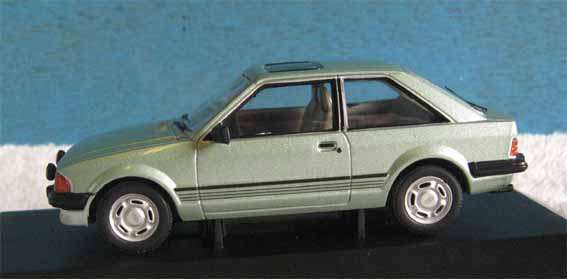 FORD ESCORT Mk3 1.6 GHIA by VANGUARDS in 1/43 SCALE (NEW BOXED)
