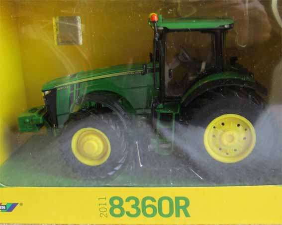 JOHN DEERE 8360R TRACTOR by BRITAINS in 1/32 SCALE (NEW BOXED)