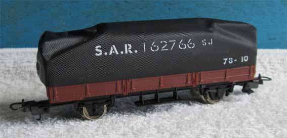 SAR TARPAULIN COVERED WAGONS by LIMA in "HO" (WITH METAL WHEELS)
