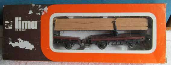 WOOD WAGONS by LIMA in "HO" (MINT BOXED WITH METAL WHEELS)