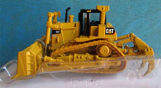 CAT D9T TRACK-TYPE TRACTOR by NORSCOTT in 1/87 SCALE (NEW BOXED)