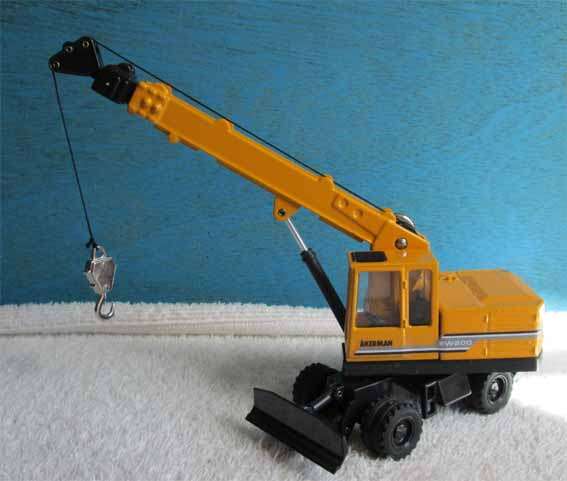 VOLVO ACKERMAN EW200 TELESCOPIC CRANE by JOAL in 1/50 SCALE (NEW BOXED)