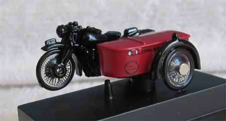 BSA MOTORCYCLE WITH SIDECAR ROYAL MAIL by OXFORD in 1/76 SCALE (NEW BOXED)