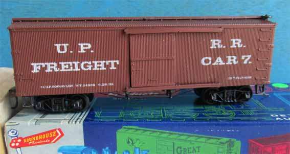 ROUNDHOUSE 36' OLD TIME BOX CAR # 7 in HO - UP (BOXED)