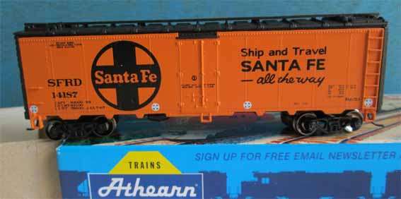 ATHERN 40' REEFER - STEEL SANTA FE, LARGE LOGO in HO (BOXED)