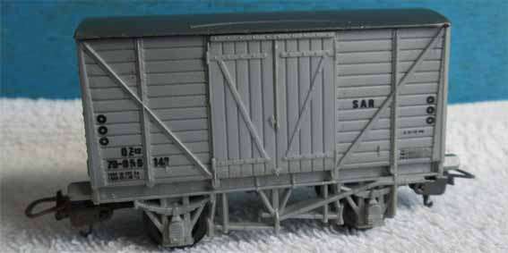 LIMA -  SAR SHORT BOX CAR in HO SCALE