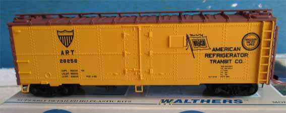WALTHERS - 40' MEAT REEFER WAGON, AMERICAN TRANSIT  in HO SCALE (MINT BOXED)