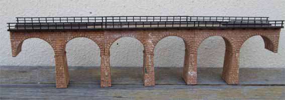 FALLER N SCALE LONG GIRDER BRIDGE WITH PILLARS - SINGLE ROAD