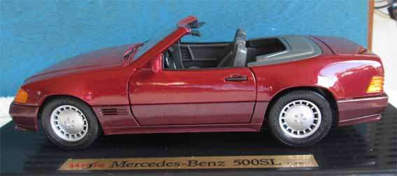 MAISTO - 1989 MERCEDES BENZ 500 SL in 1/18 SCALE (MINT BOXED)