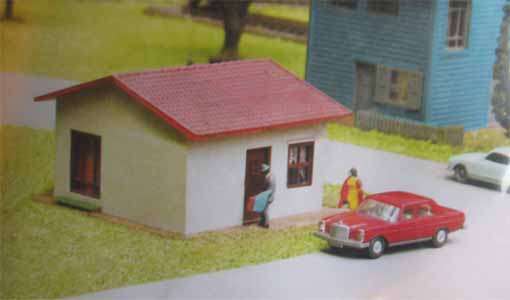 FRATESCHI HO SCALE - SUBURBAN HOUSE KIT (NEW BOXED)