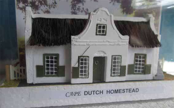 CAPE DUTCH HOMESTEAD, MADE IN SA in HO SCALE - NEW BOXED