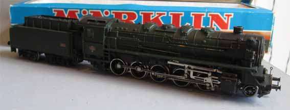 MARKLIN 3021 HO SCALE - SNCF 150.X.59 2-8-0 STEAM LOCO & TENDER - BOXED
