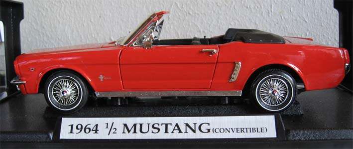 RARE 1964 1/2 FORD MUSTANG by MOTOR MAX in 1/18 SCALE (NEW BOXED)