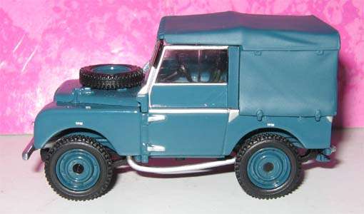 RAF LAND ROVER SERIES 1 by VANGUARDS in 1/43 SCALE (NEW BOXED)
