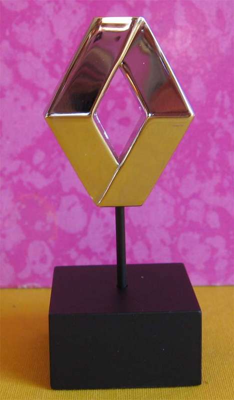 RENAULT BADGE - HEIGHT 70 mm (NEW BOXED)