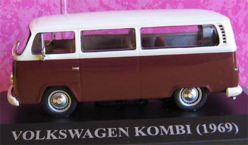 1969 VOLKSWAGEN T2 KOMBI in 1/43 SCALE (NEW BOXED)