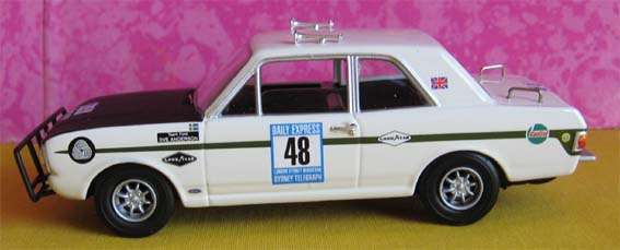 1968 FORD LOTUS CORTINA MkII by VANGUARDS in 1/43 SCALE (NEW BOXED)